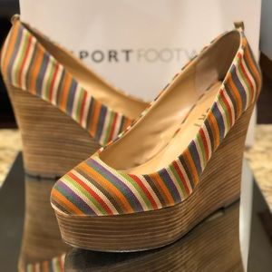 Multi-color wedges